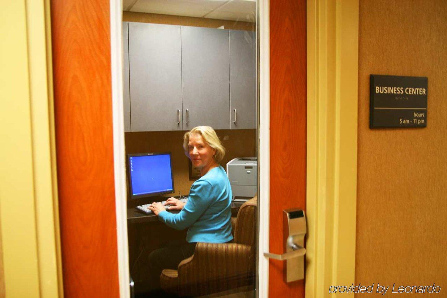 Hampton Inn אמריקוס מתקנים תמונה